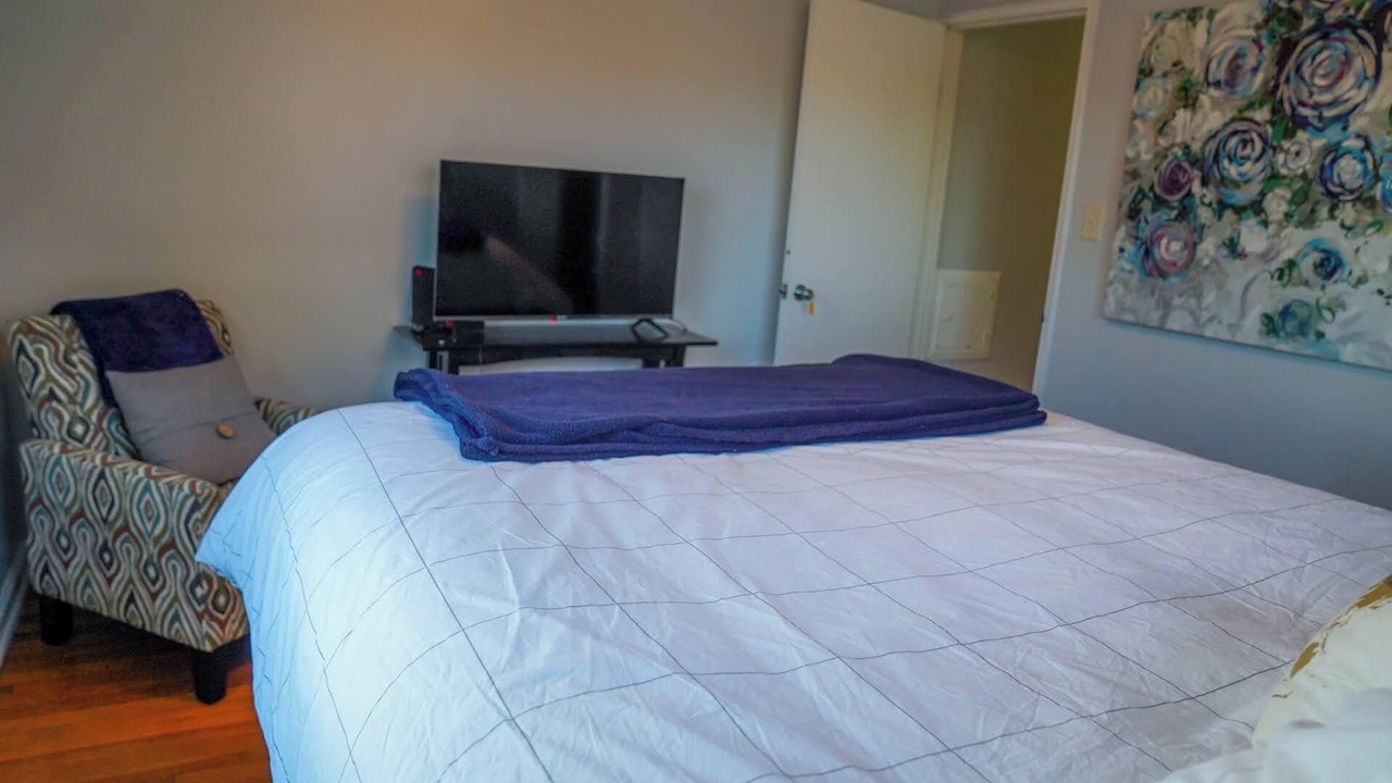 Photo of Bedroom in Franklin Park
