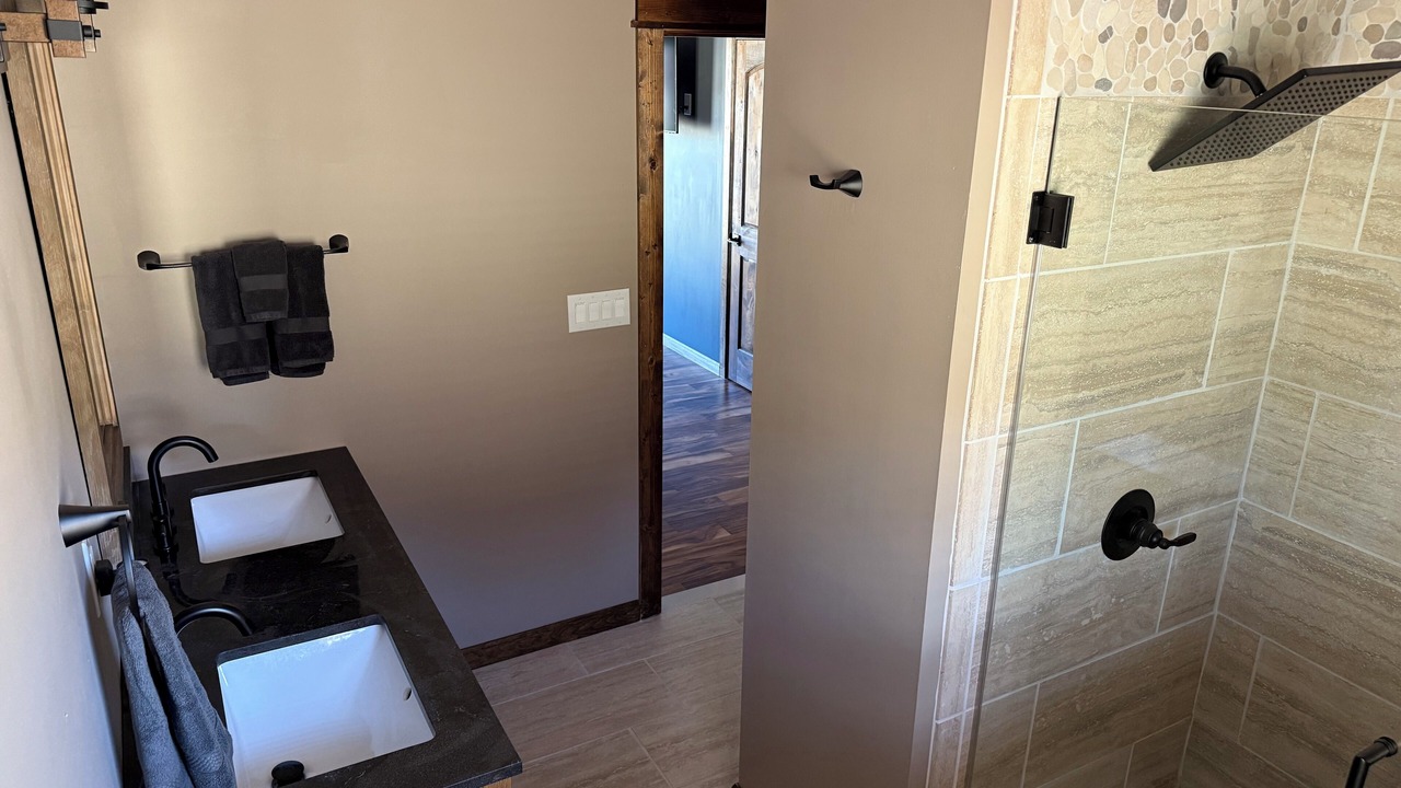 Photo of Bathroom in Wapiti