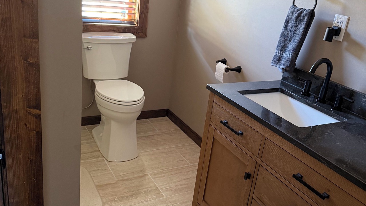 Photo of Bathroom in Wapiti