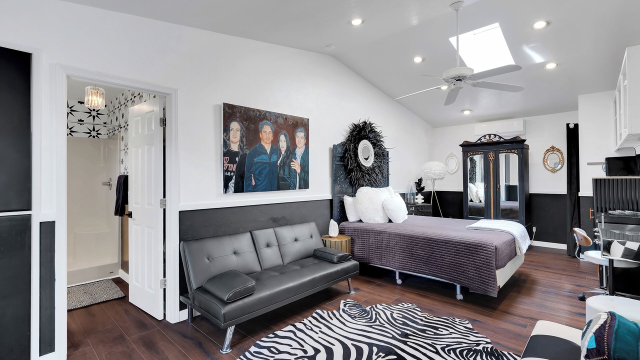 Photo of Bedroom in West University