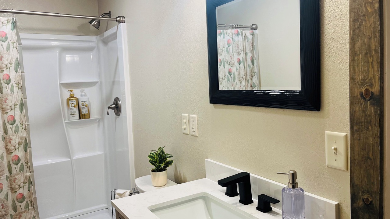 Photo of Bathroom in Gardiner