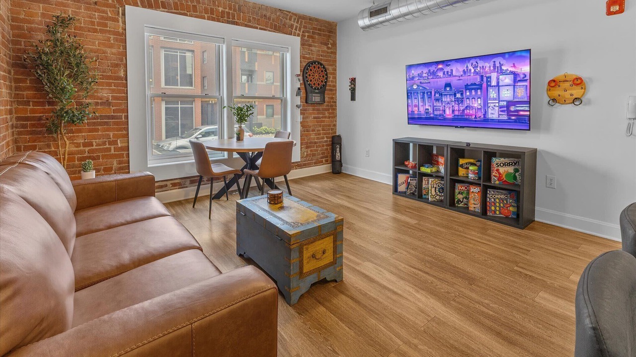 Photo of Livingroom in Lockerbie Square