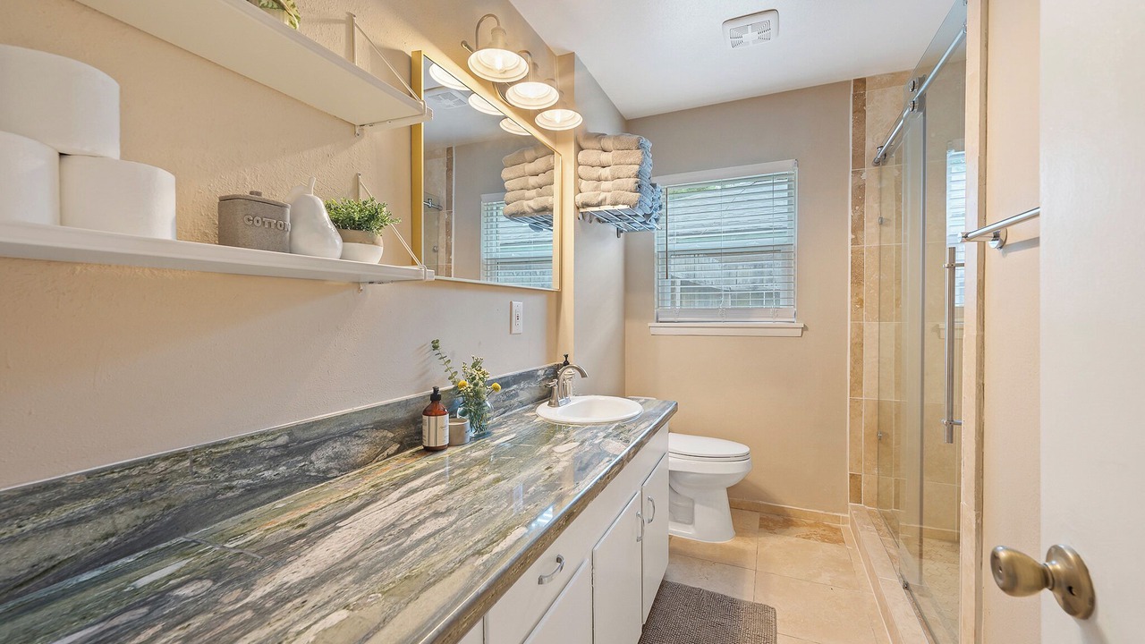 Photo of Bathroom in Woodlake - Briar Meadow
