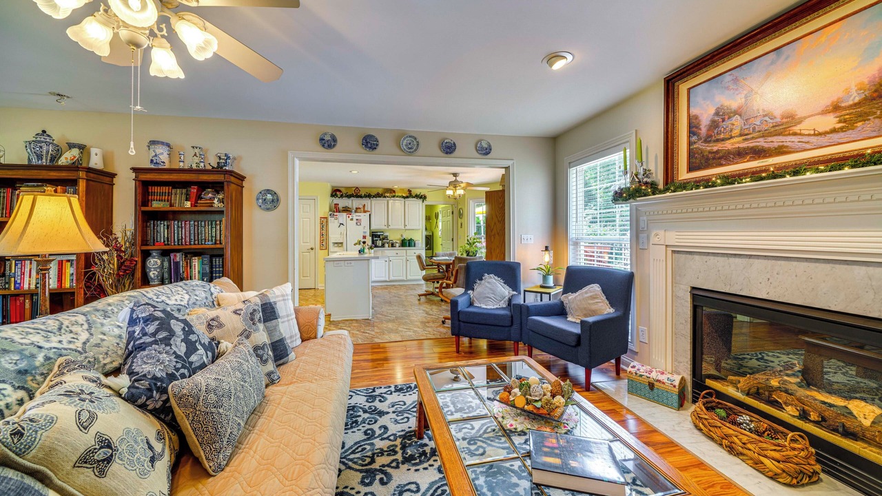Photo of Livingroom in Jeffersontown