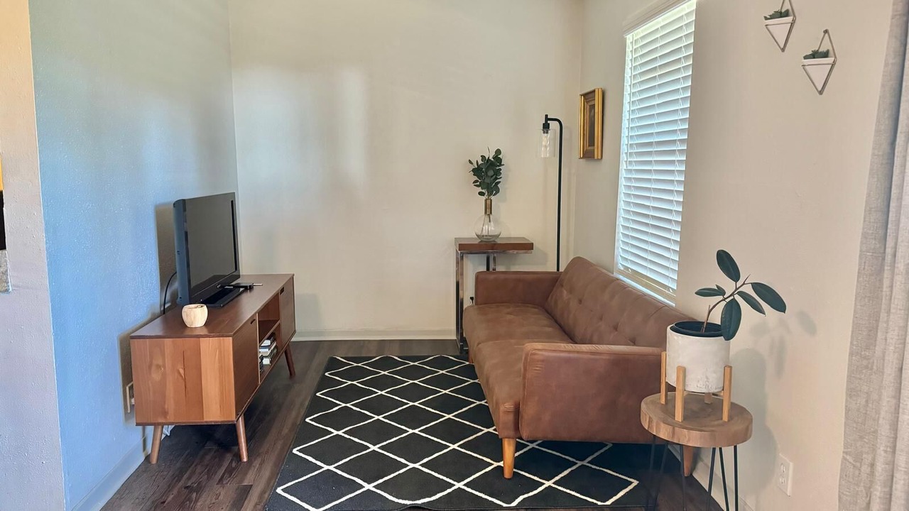 Photo of Livingroom in Medical Center District