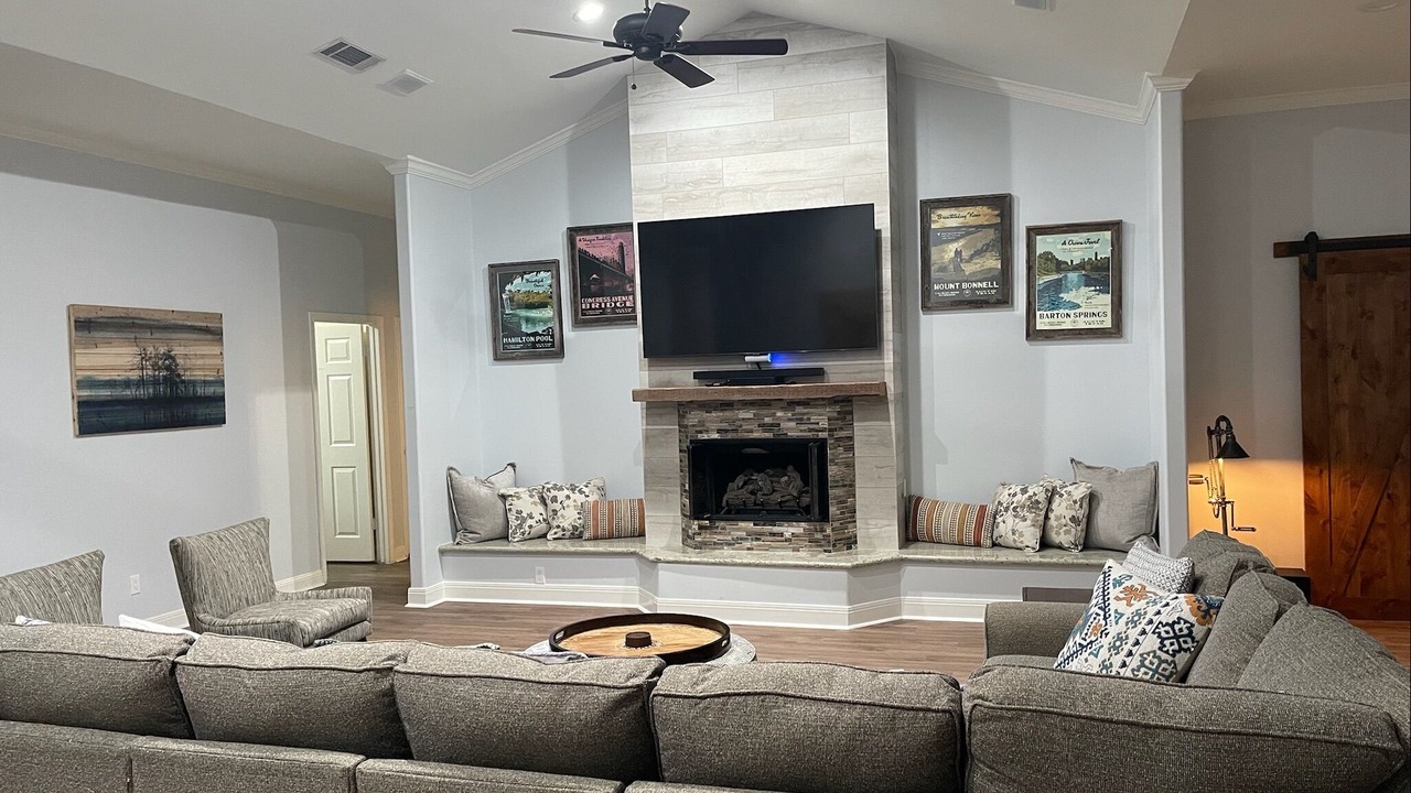 Photo of Livingroom in Spicewood