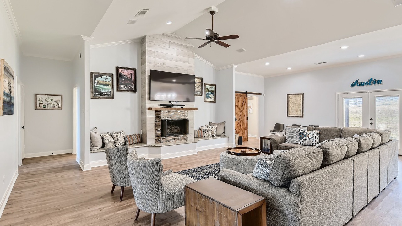 Photo of Livingroom in Spicewood