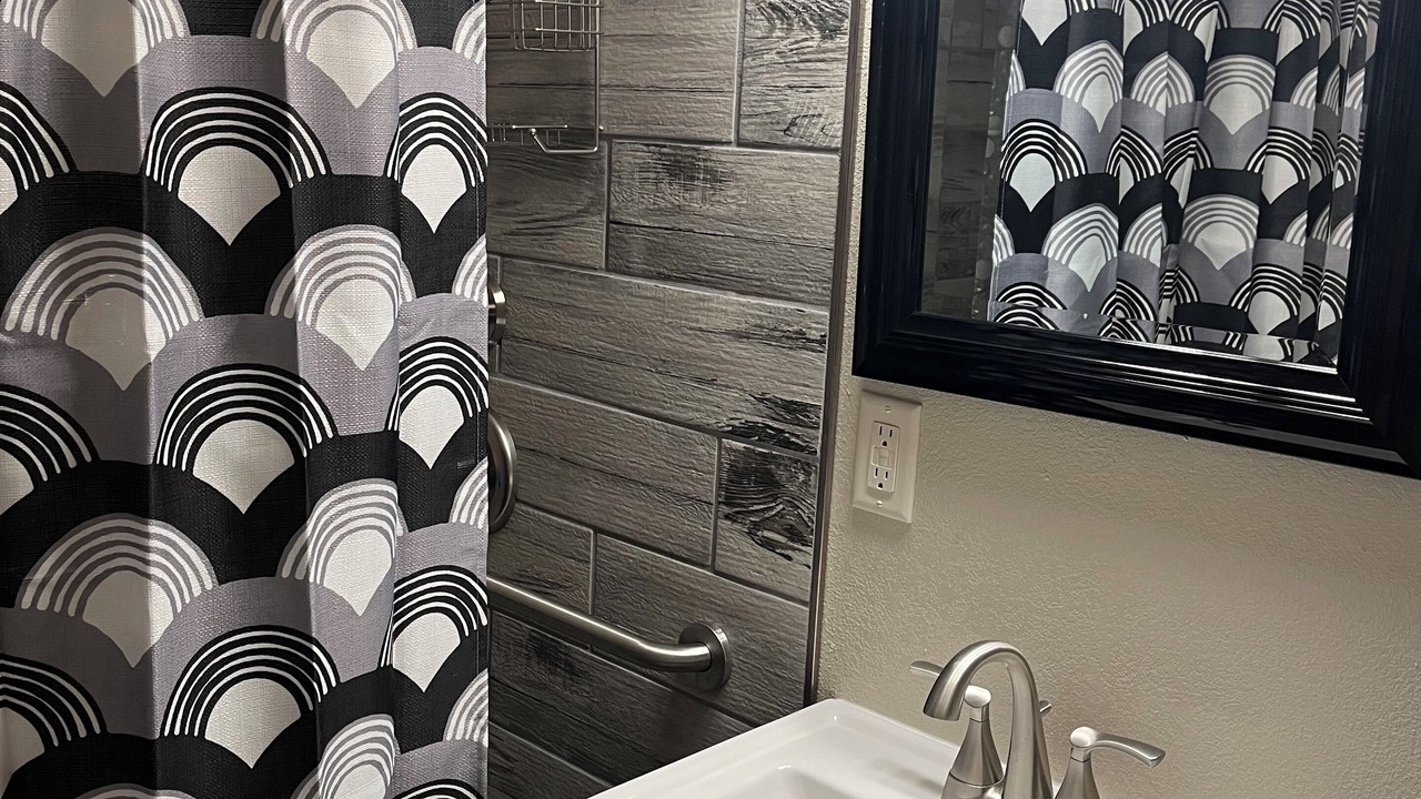 Photo of Bathroom in Gardiner