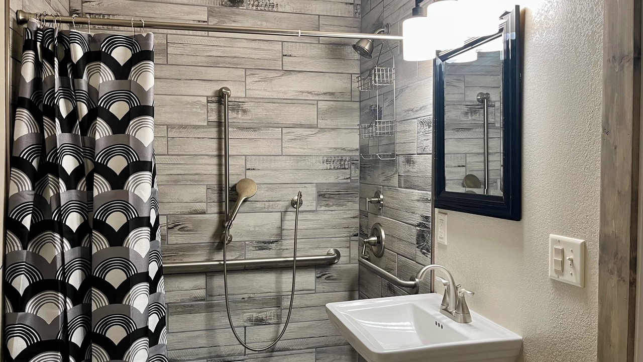 Photo of Bathroom in Gardiner