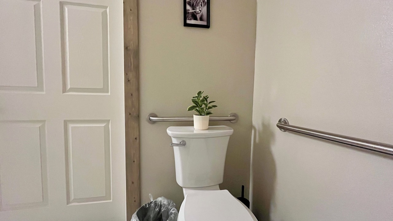Photo of Bathroom in Gardiner