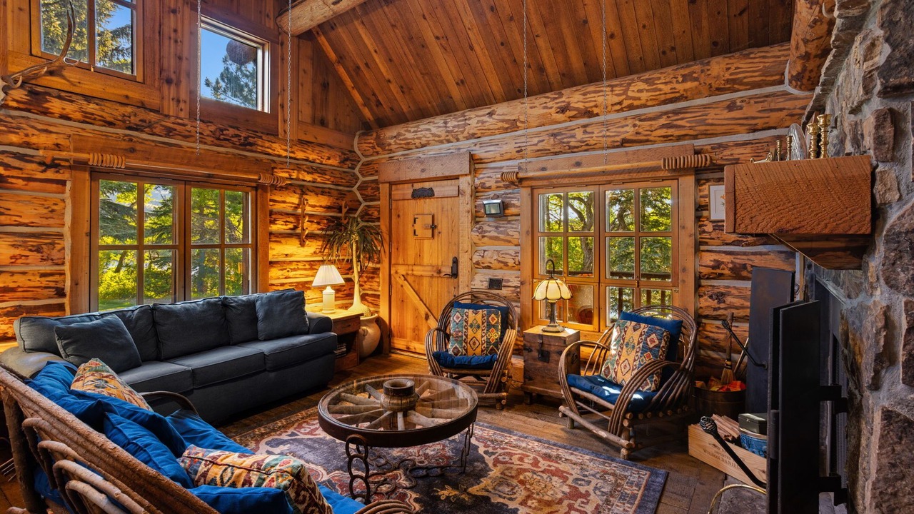 Photo of Livingroom in Livingston