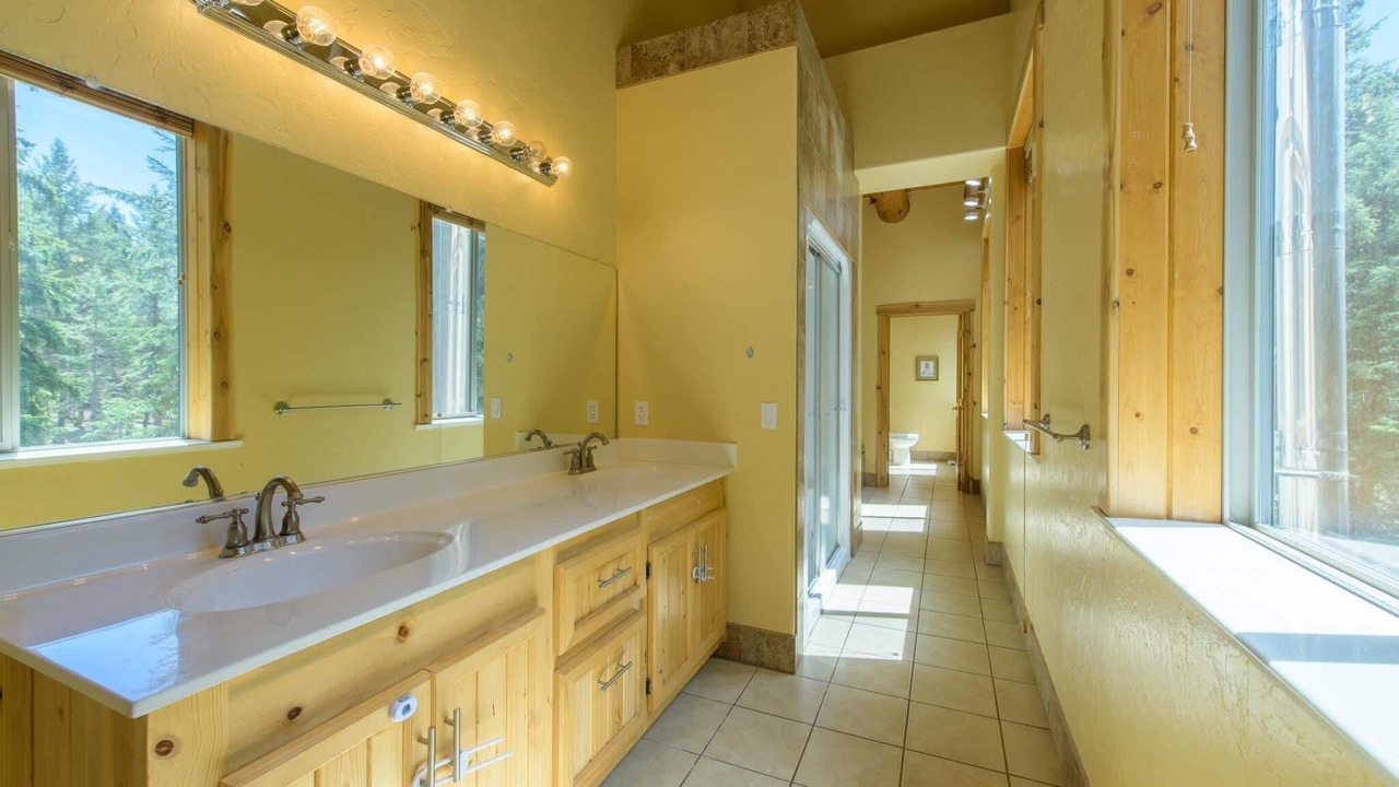 Photo of Bathroom in Eureka