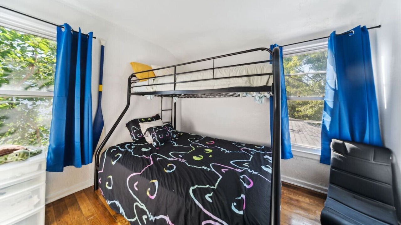 Photo of Bedroom in Euclid