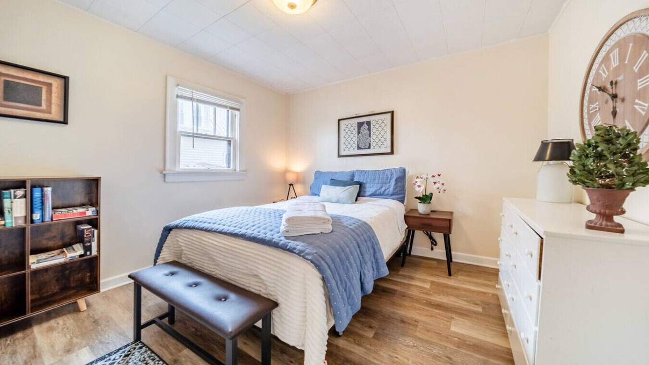 Photo of Bedroom in Cuyahoga Falls