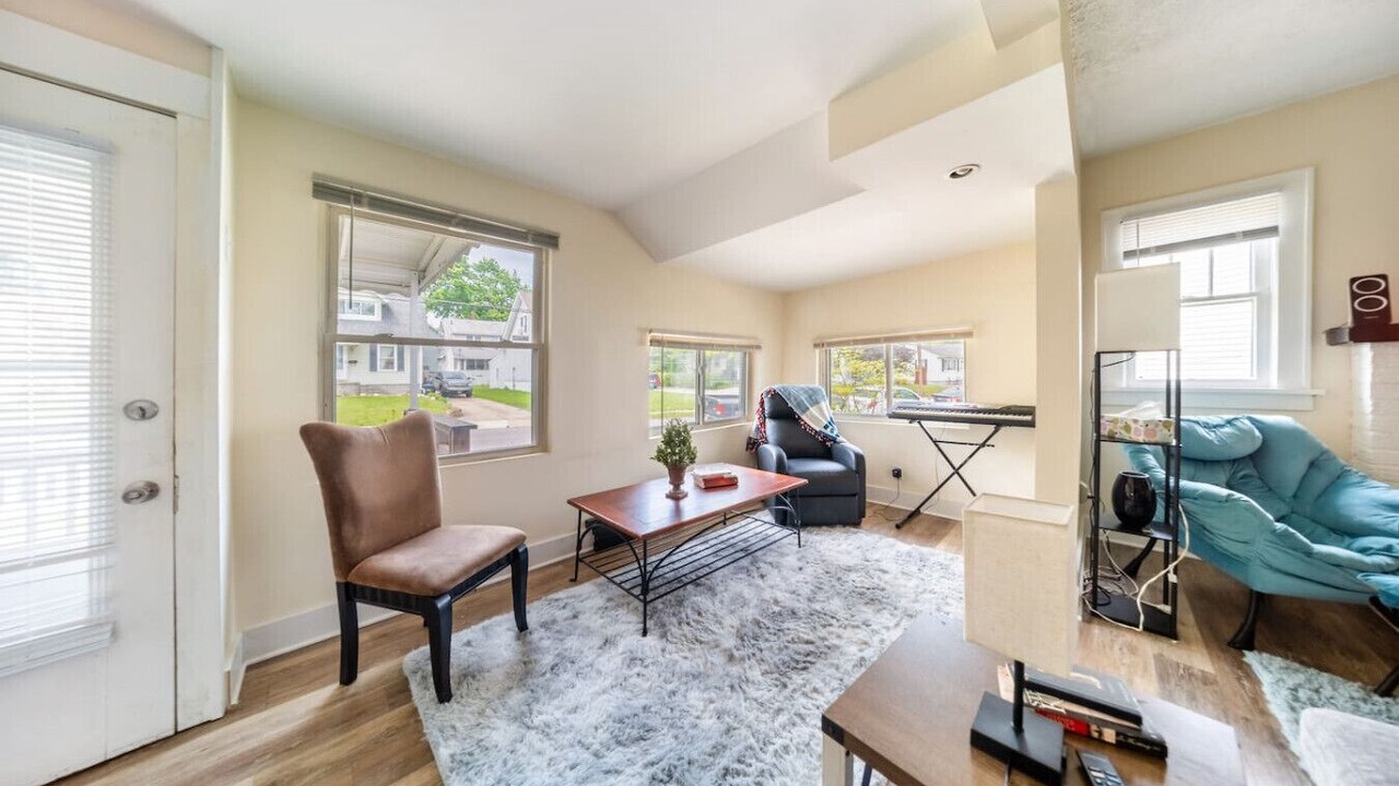 Photo of Livingroom in Cuyahoga Falls