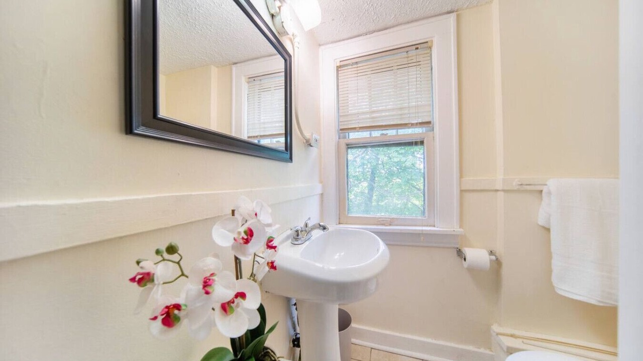 Photo of Bathroom in Cuyahoga Falls