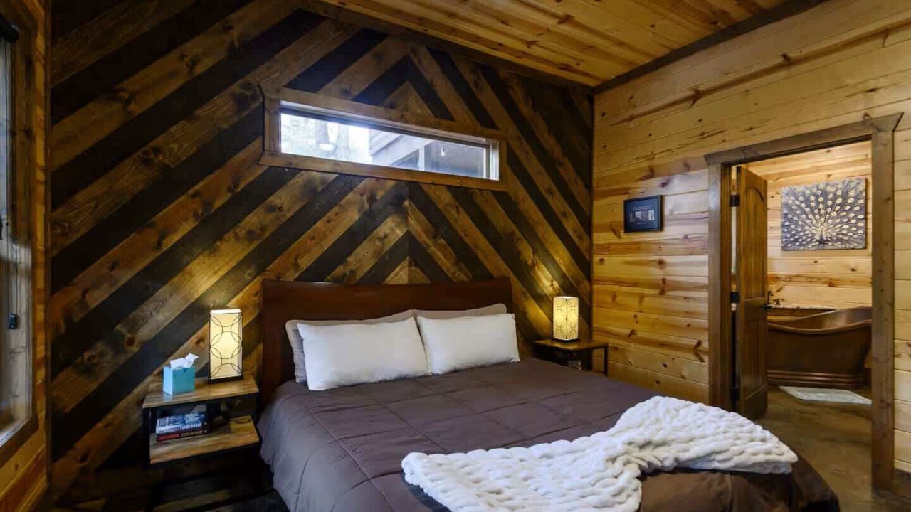 Photo of Bedroom in Hochatown