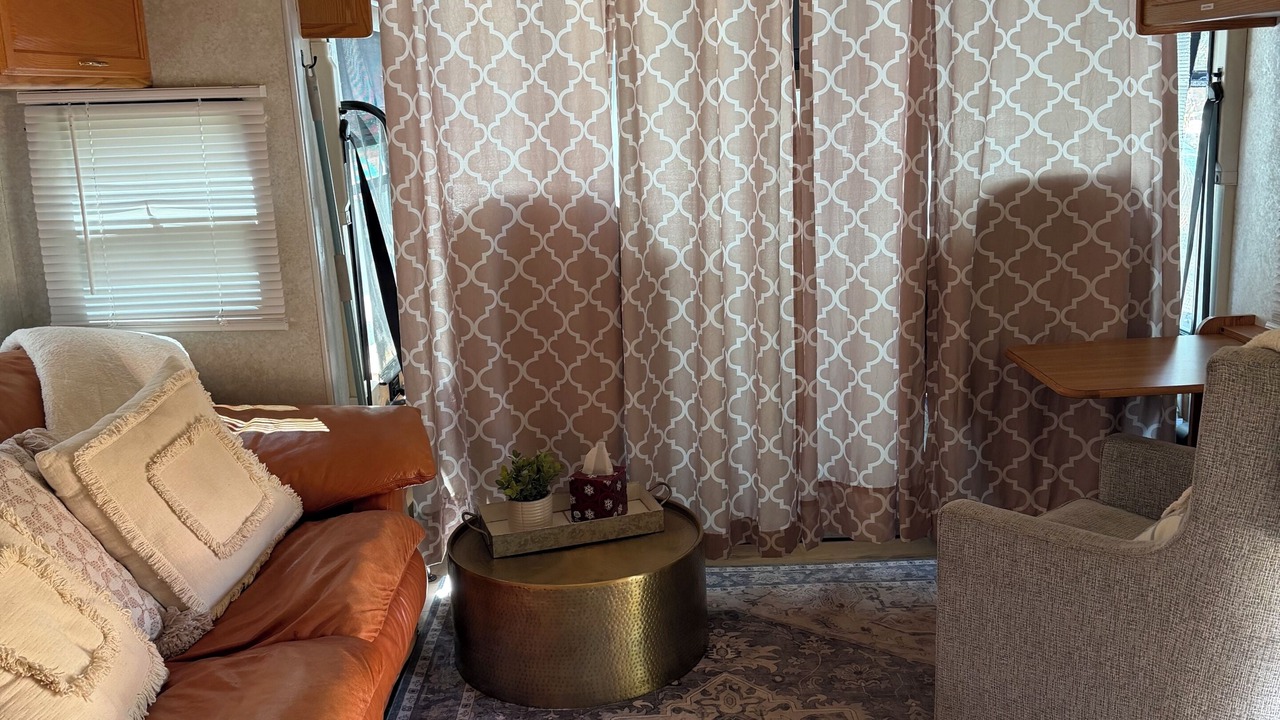 Photo of Livingroom in West Ridge