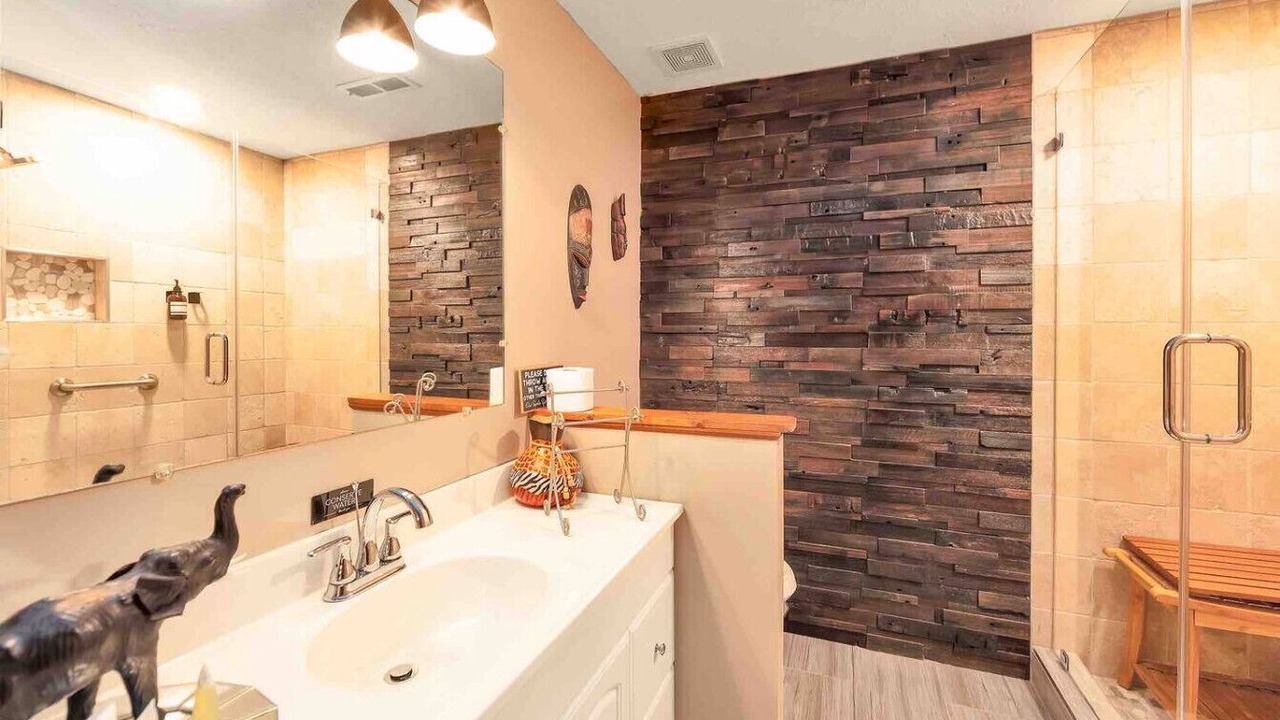 Photo of Bathroom in Mercer
