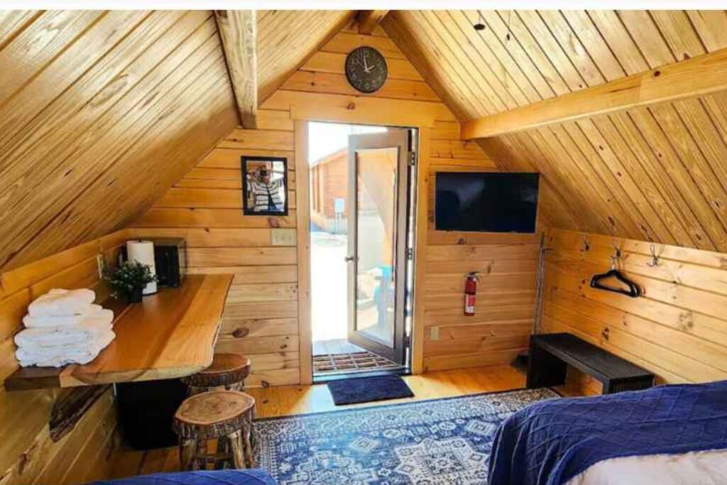 Photo of Bedroom in Island Park