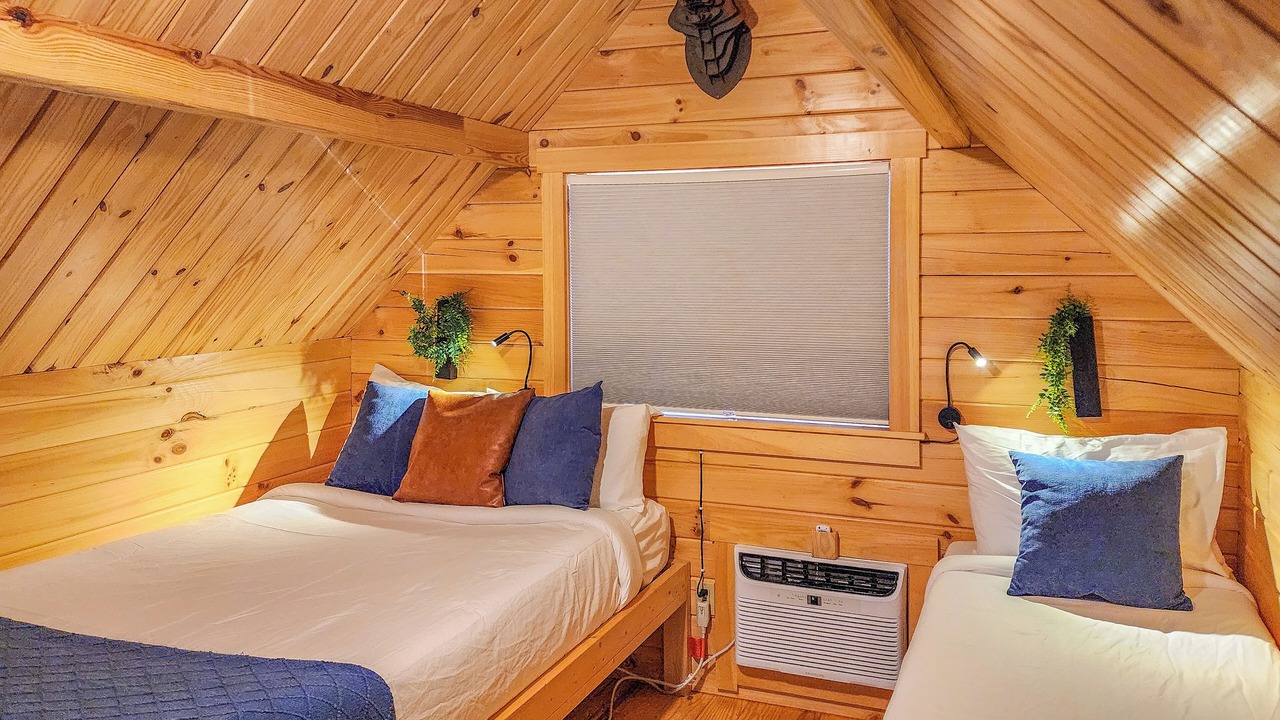 Photo of Bedroom in Island Park