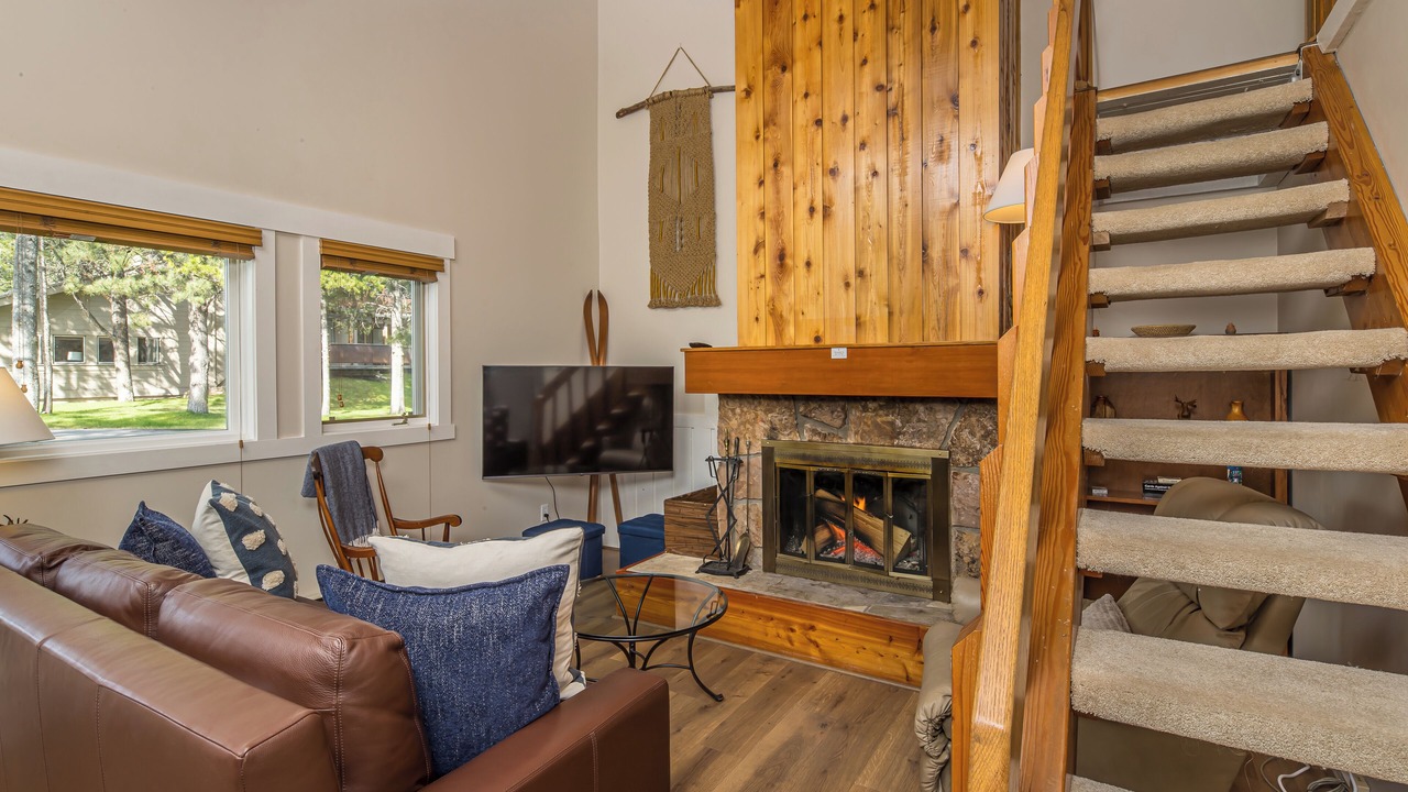 Photo of Livingroom in Big Sky Meadow Village