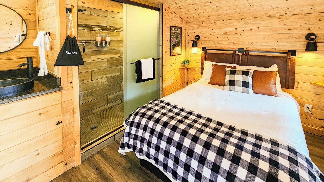 Photo of Bedroom in Island Park