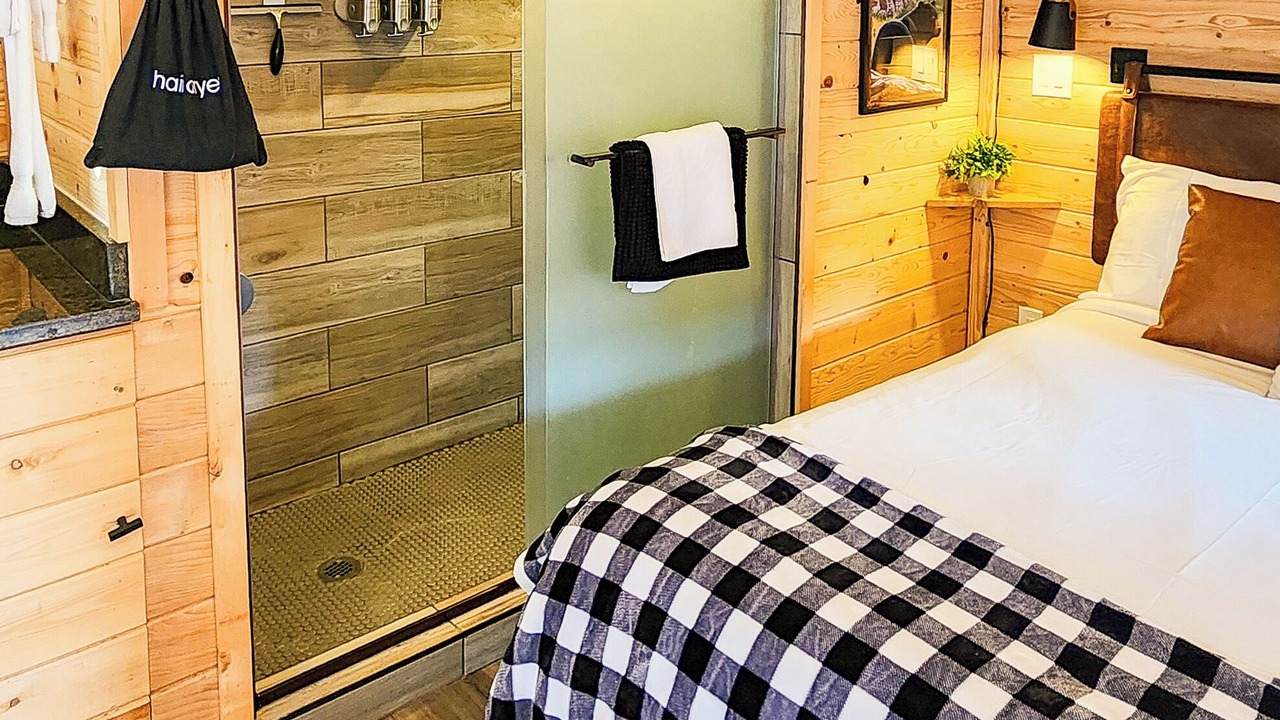 Photo of Bedroom in Island Park