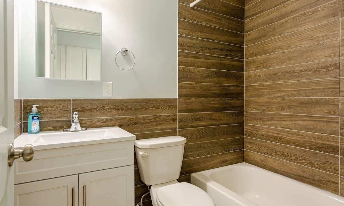 Photo of Bathroom in West Poplar
