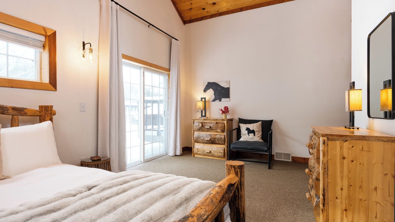Photo of Bedroom in Lowman