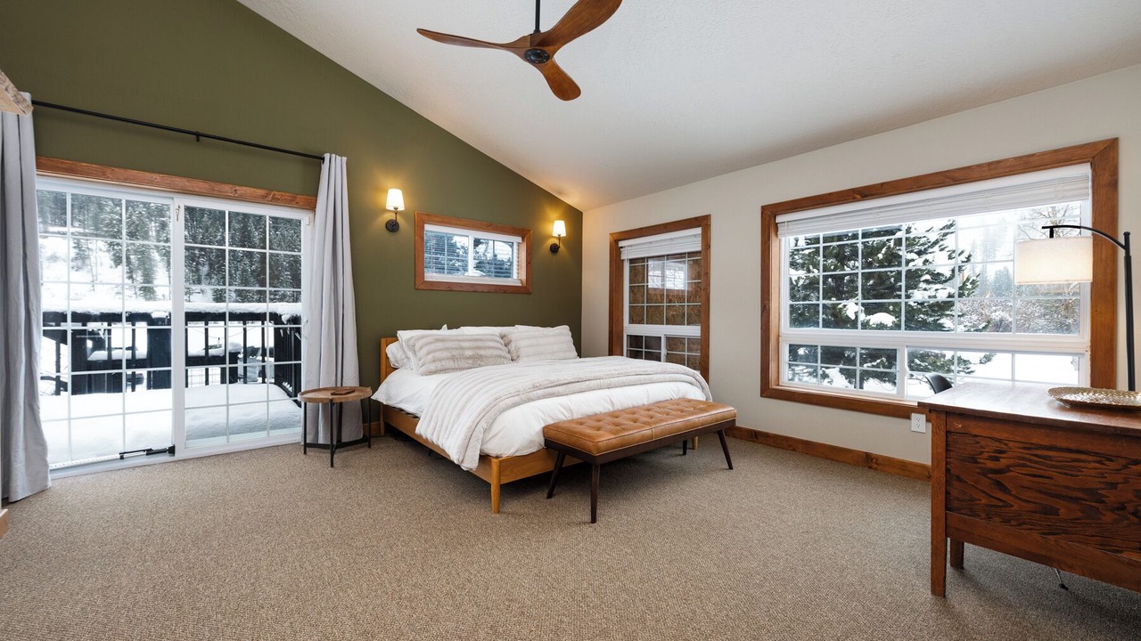 Photo of Bedroom in Lowman