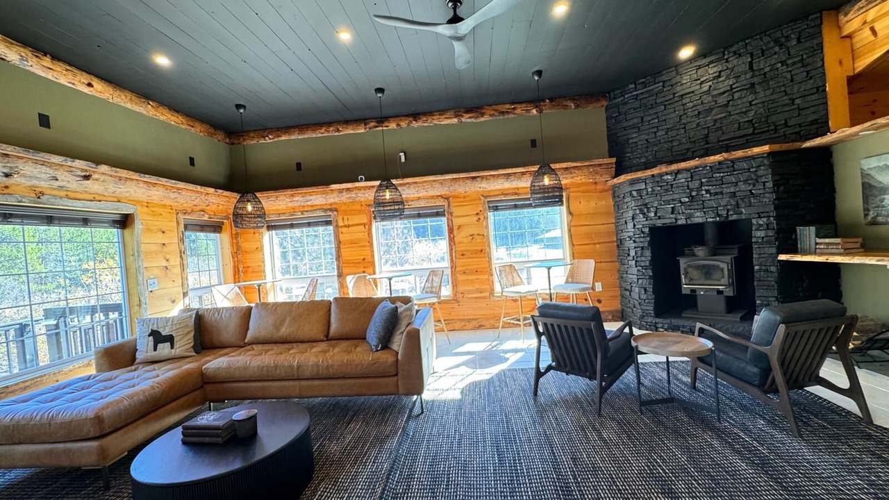 Photo of Livingroom in Lowman