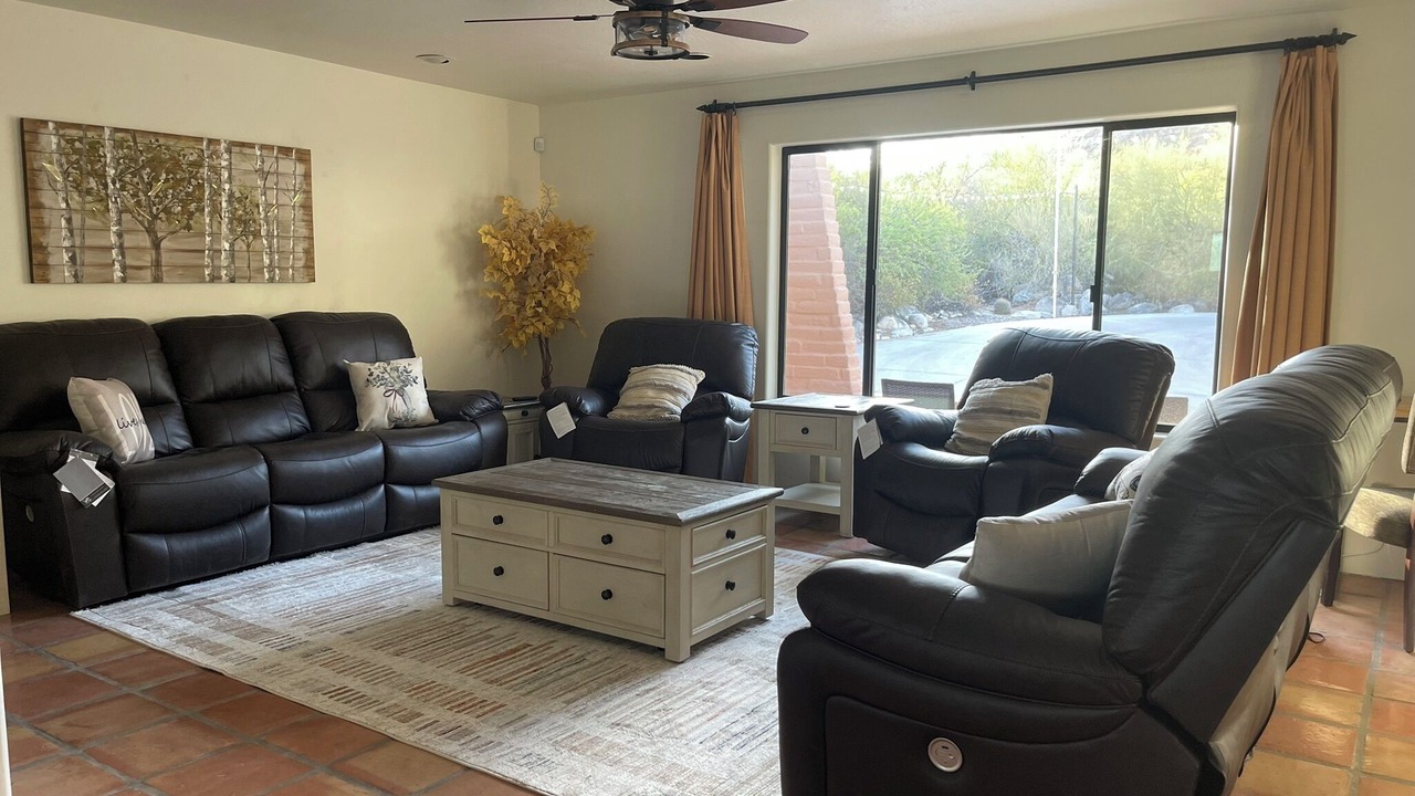 Photo of Livingroom in Coronado Foothills Estates
