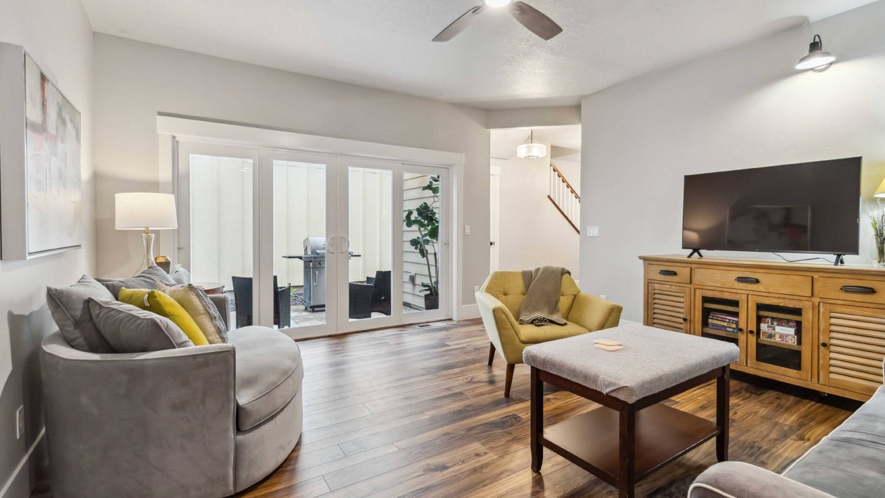 Photo of Livingroom in Eagle