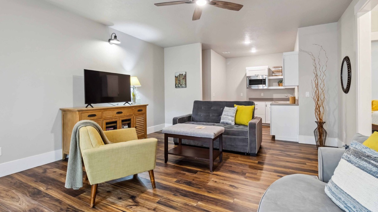 Photo of Livingroom in Eagle