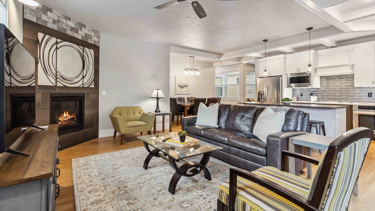 Photo of Livingroom in Eagle