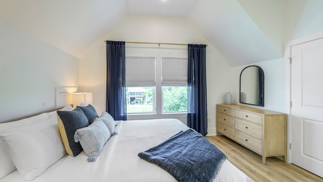 Photo of Bedroom in Henderson Point