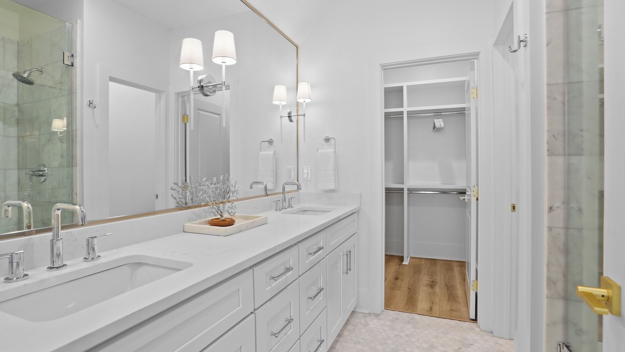 Photo of Bathroom in Henderson Point