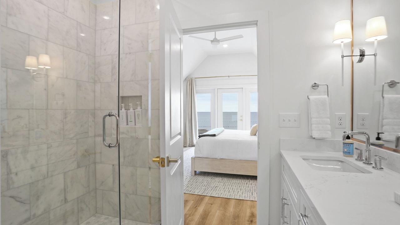 Photo of Bathroom in Henderson Point