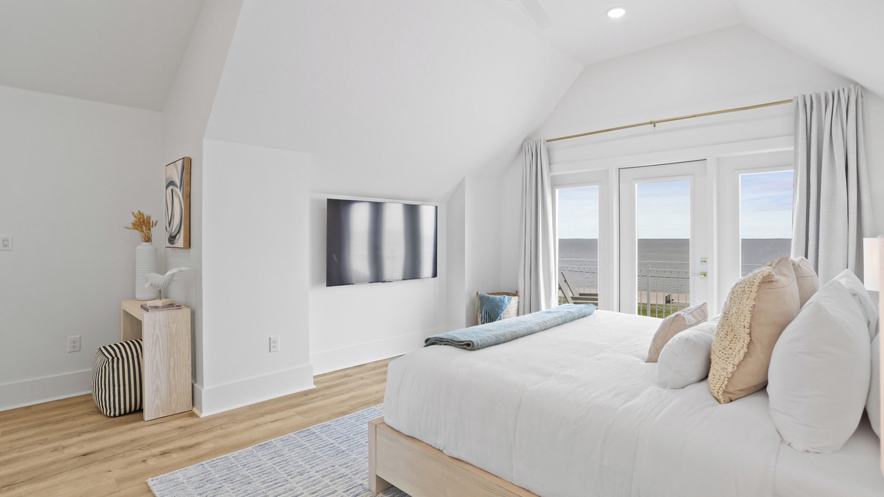 Photo of Bedroom in Henderson Point
