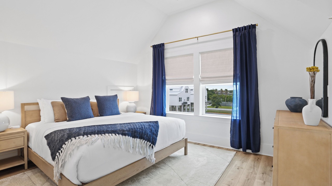 Photo of Bedroom in Henderson Point