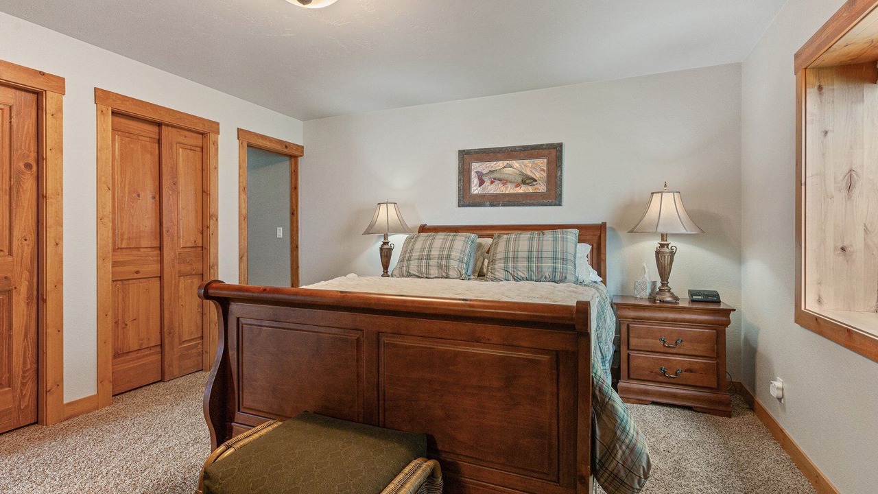 Photo of Bedroom in Sandpoint