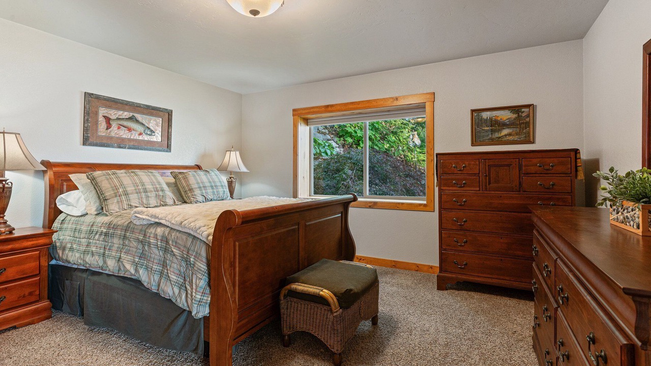 Photo of Bedroom in Sandpoint