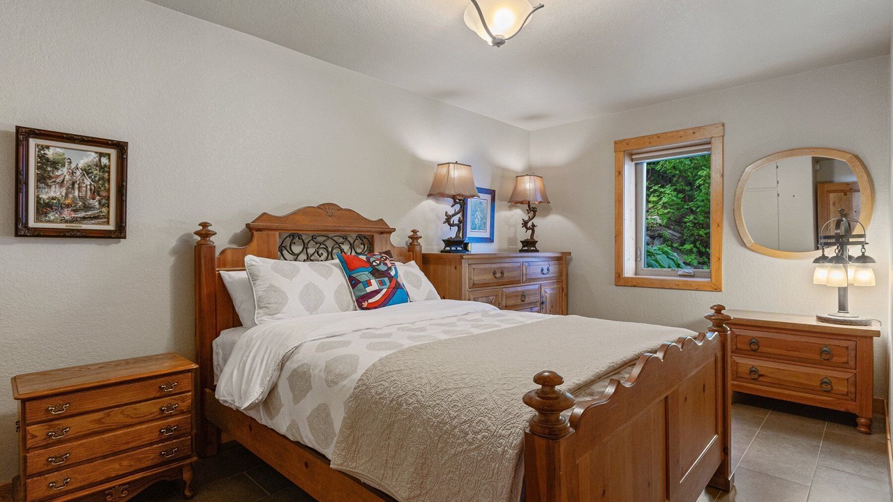 Photo of Bedroom in Sandpoint