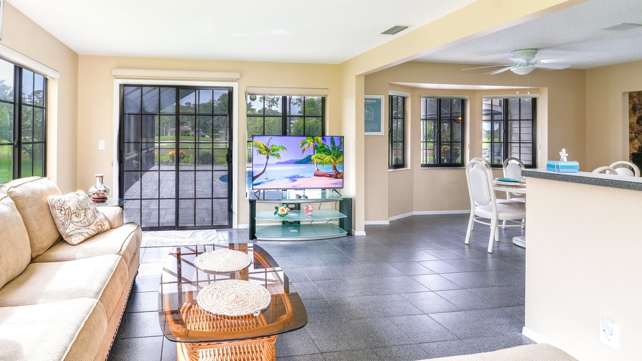 Photo of Livingroom in New Smyrna Beach