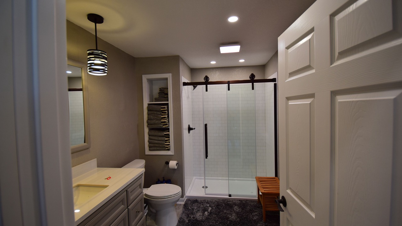Photo of Bathroom in Iowa Falls