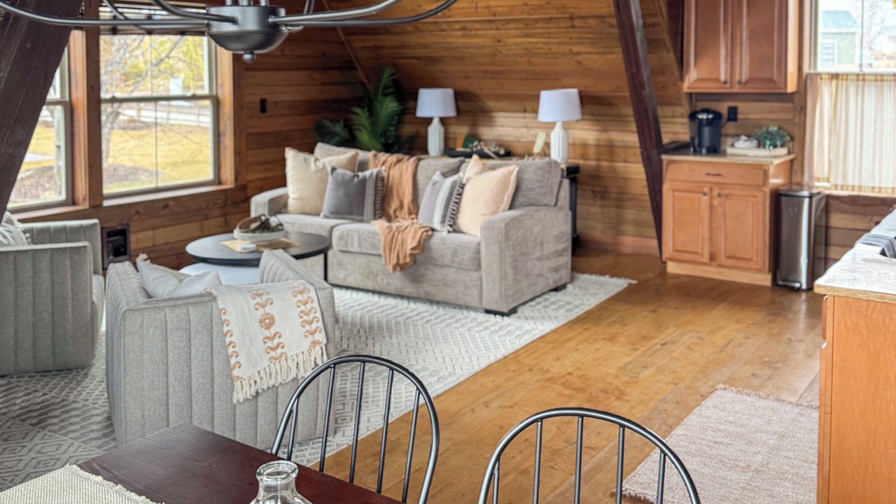 Photo of Livingroom in Creston