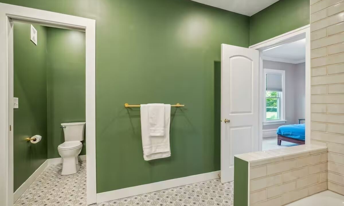 Photo of Bathroom in Olde Towne East