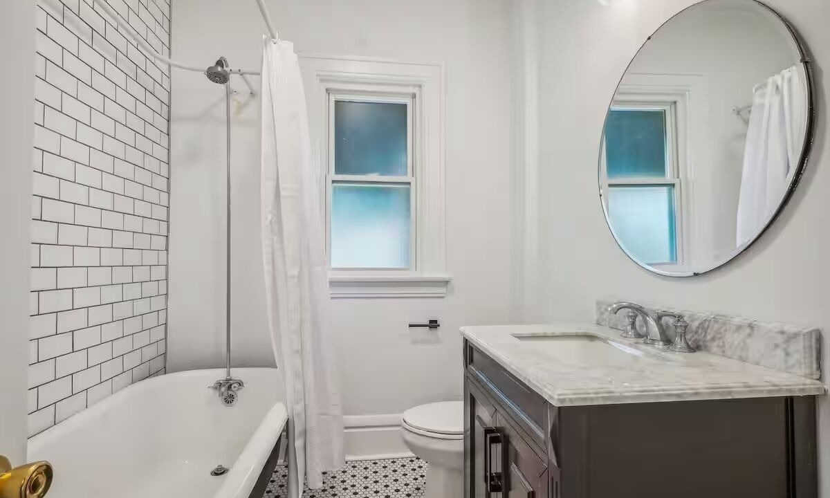Photo of Bathroom in Olde Towne East