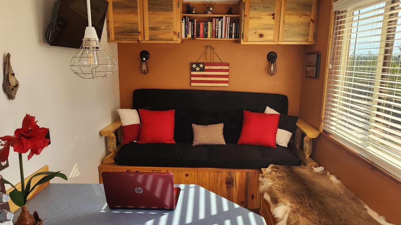 Photo of Livingroom in Grantsdale